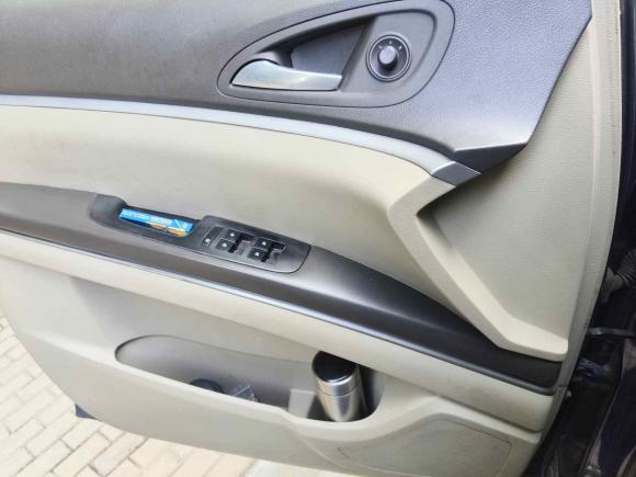 [青岛·鲁B] 二手别克别克GL82013款 2.4L CT豪华商务舒适版