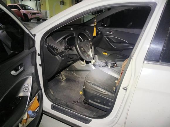 [上海·苏A] 二手现代胜达2013款 2.4L 自动两驱智能型