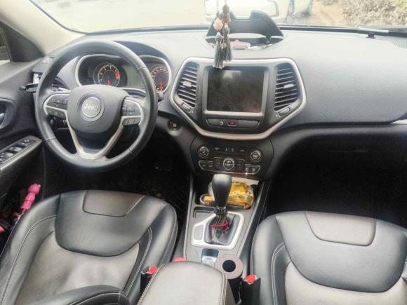 [青岛·鲁B] 二手Jeep自由光2020款 2.0L 两驱经典运动版