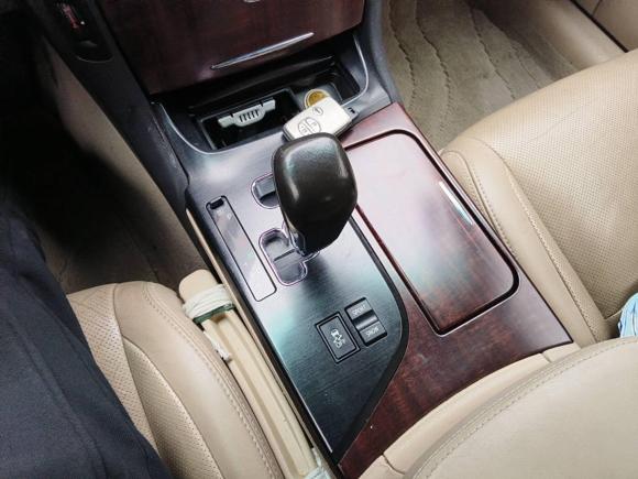 [上海·沪A] 二手丰田皇冠2010款 3.0L Royal 真皮版