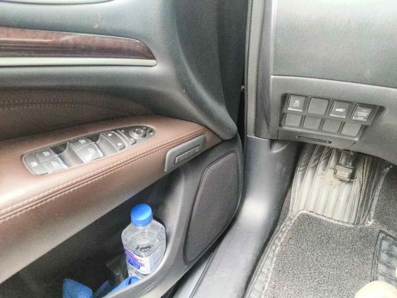 [上海·沪L] 二手英菲尼迪英菲尼迪QX602014款 2.5 S/C Hybrid 两驱卓越版