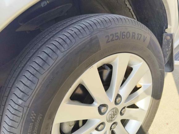 [南通·苏F] 二手别克别克GL82014款 2.4L 经典版