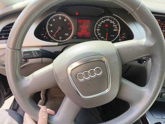 [上海·沪F] 二手奥迪奥迪A4L2011款 2.0 TFSI 舒适型