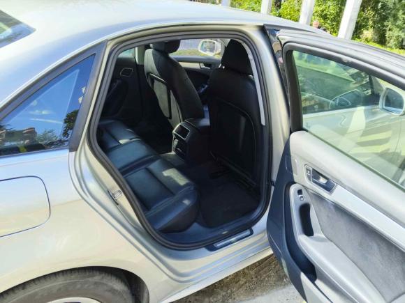 [上海·沪E] 二手奥迪奥迪A4L2015款 30 TFSI 自动舒适型