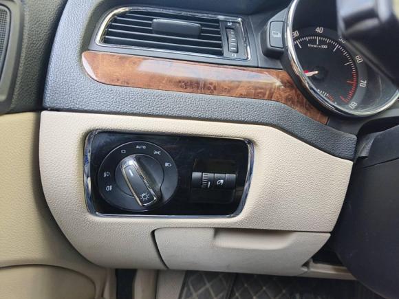 [武汉·鄂A] 二手斯柯达昊锐2012款 1.8TSI 自动贵雅版