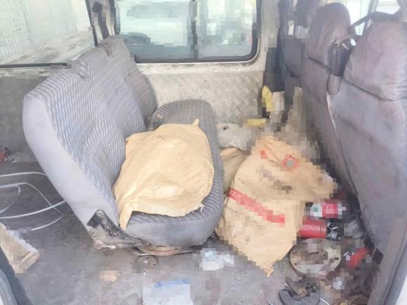 [苏州·苏E] 二手福特经典全顺2016款 2.4L汽油短轴6座中顶多功能车4G69S4N