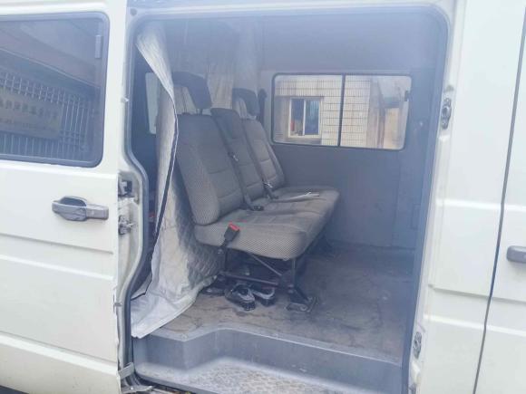 [常州·苏D] 二手依维柯依维柯得意2020款 2.5T A35客车单胎中顶5-9座侧移门国V