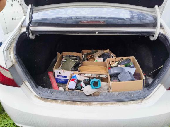 [上海·赣A] 二手现代索纳塔2013款 2.4L 自动领先版 国V