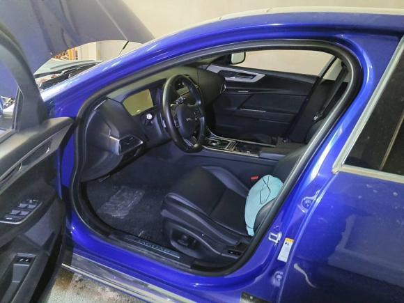 [上海·辽P] 二手捷豹捷豹XEL2018款 2.0T 250PS 奢华版