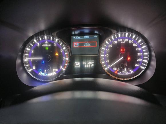 [上海·沪A] 二手英菲尼迪英菲尼迪QX602014款 2.5 S/C Hybrid 两驱卓越版