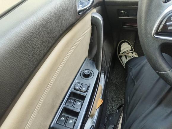 [苏州·苏E] 二手宝骏宝骏310W2017款 1.5L 手动时尚型 国VI