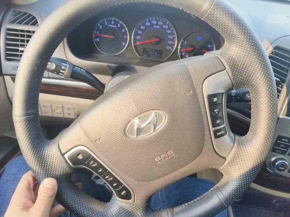 [上海·沪E] 二手现代胜达经典2010款 2.4 豪华版 七座四驱