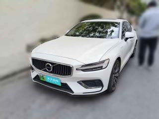 沃尔沃沃尔沃S60插电式混动2022款 T8 E驱混动 四驱智逸豪华版「上海二手车」「天天拍车」