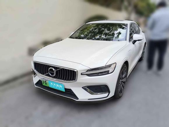 [上海·沪A] 二手沃尔沃沃尔沃S60插电式混动2022款 T8 E驱混动 四驱智逸豪华版