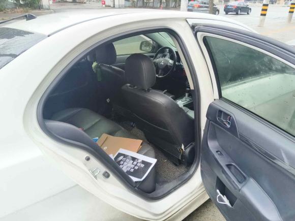 [上海·苏A] 二手三菱翼神2012款 致炫版 2.0L CVT旗舰型