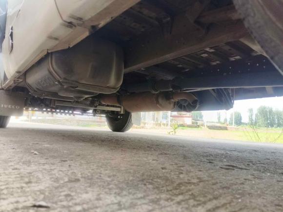 [无锡·苏D] 二手依维柯依维柯褒迪2017款 3.0T尊享A37客车高顶6-7座F1CE34818