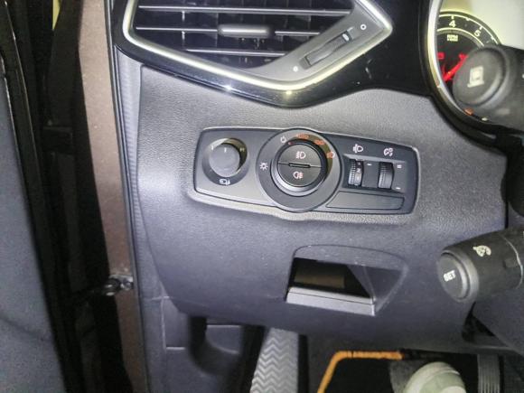 [深圳·粤B] 二手名爵锐腾2015款 1.5TGI TST豪华版