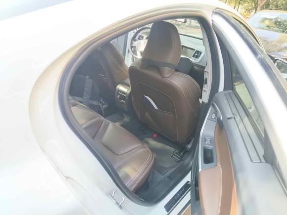 [上海·沪A] 二手沃尔沃沃尔沃S60插电式混动2015款 S60L E驱混动 T6智驭版