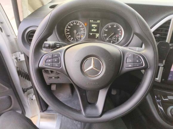 [青岛·鲁B] 二手奔驰威霆2018款 2.0T 精英版 7座 国VI