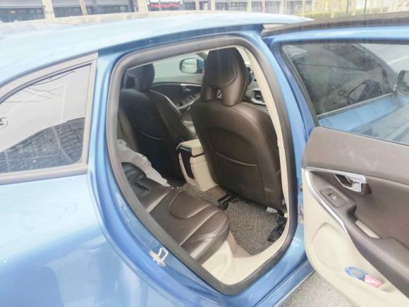 [杭州·浙A] 二手沃尔沃沃尔沃V402015款 1.6T 智逸版