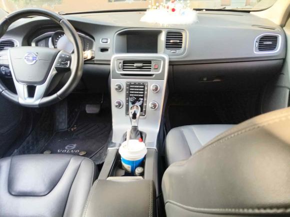 [上海·皖C] 二手沃尔沃沃尔沃V602017款 T5 智逸版 国V