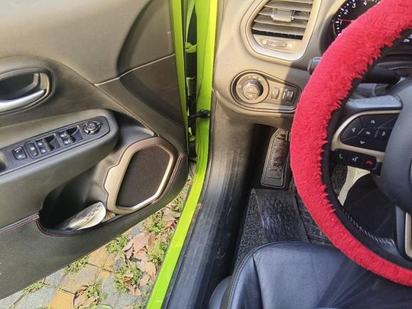 [嘉兴·浙F] 二手Jeep自由侠2018款 互联大屏版 180T 自动智能版