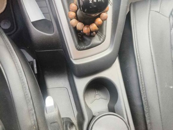 [上海·粤B] 二手福特福克斯2012款 两厢 1.6L 手动舒适型