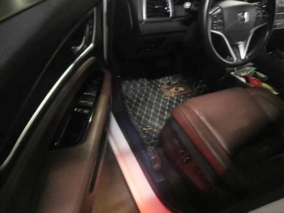 [南京·苏A] 二手本田本田UR-V2017款 370TURBO 四驱尊耀版 国V