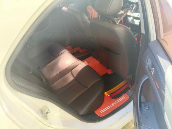 [南昌·赣A] 二手荣威荣威3602015款 1.5L 自动豪华版