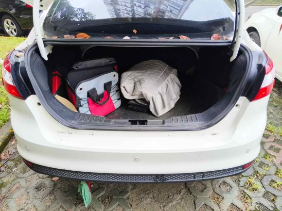 [无锡·苏B] 二手福特福克斯2012款 三厢 1.6L 手动风尚型