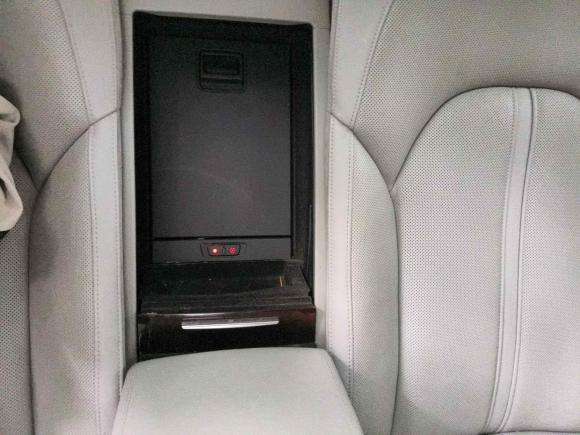 [上海·沪A] 二手奥迪奥迪A82011款 A8L 3.0 TFSI quattro豪华型(245kW)