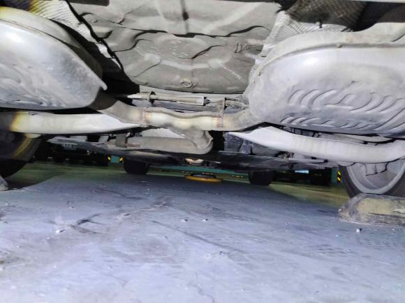 [上海·苏J] 二手别克君越2013款 2.4L SIDI豪华舒适型