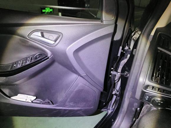 [西安·陕U] 二手福特福克斯2012款 两厢 2.0L 手动豪华运动型