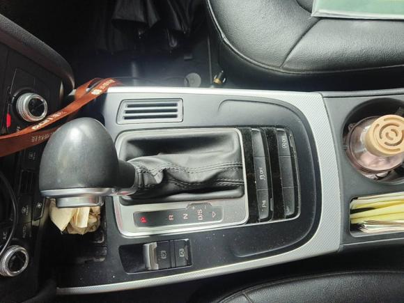 [上海·沪B] 二手奥迪奥迪A4L2015款 35 TFSI 自动标准型