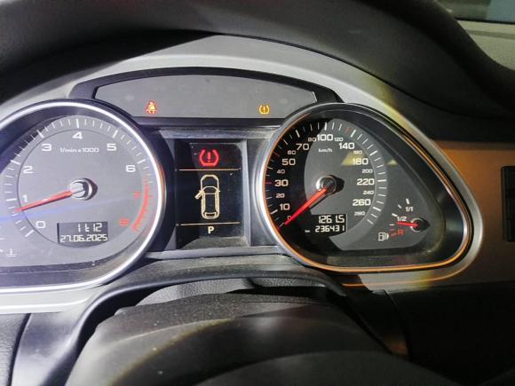 [济南·鲁A] 二手奥迪奥迪Q72011款 3.0 TFSI 进取型(200kW)