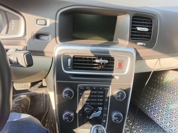 [上海·沪F] 二手沃尔沃沃尔沃S602014款 S60L T5 智驭版