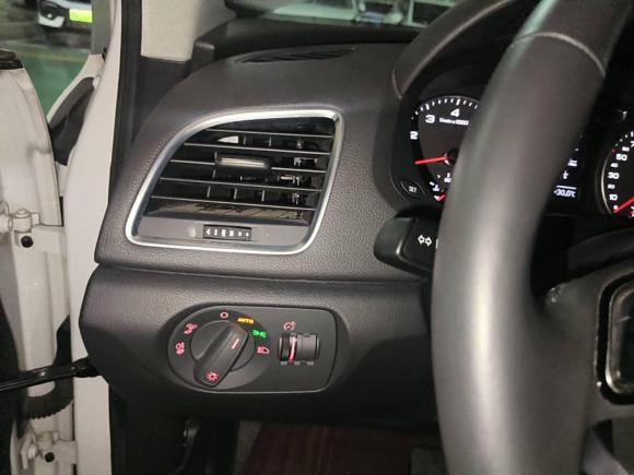 [武汉·鄂A] 二手奥迪奥迪Q32018款 35 TFSI 时尚型典藏版