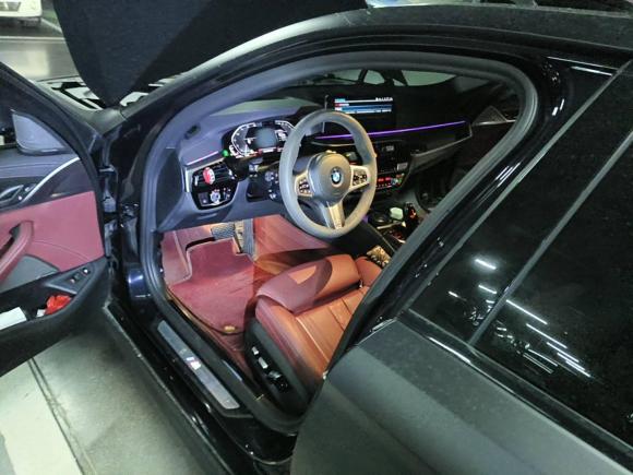 [深圳·粤B] 二手宝马宝马5系新能源2021款 535Le 先锋版M运动套装