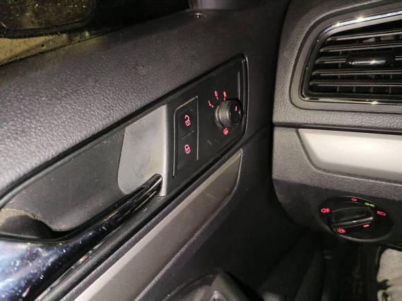 [武汉·鄂A] 二手大众朗逸2017款 1.6L 自动风尚版