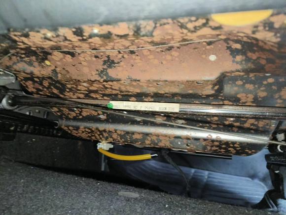 [佛山·粤E] 二手荣威荣威3602018款 PLUS 1.5L 自动豪华版