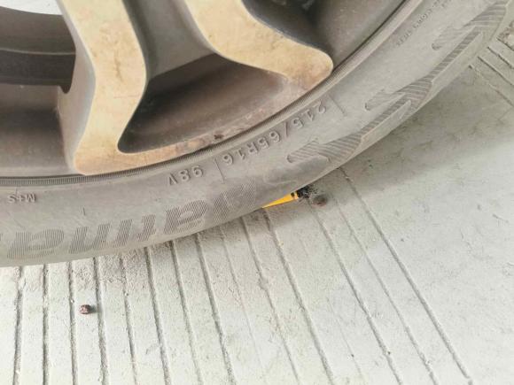 [成都·川B] 二手现代途胜2013款 2.0L 手动两驱时尚型