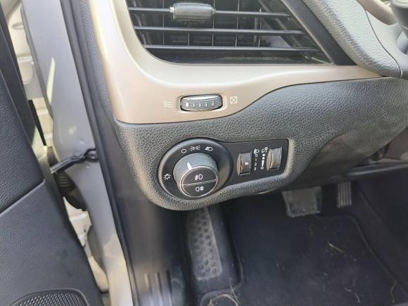 [深圳·粤B] 二手Jeep自由光2016款 2.4L 领先版