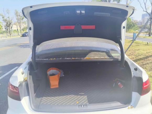 [深圳·粤P] 二手奥迪奥迪A4L2020款 40 TFSI 豪华致雅型