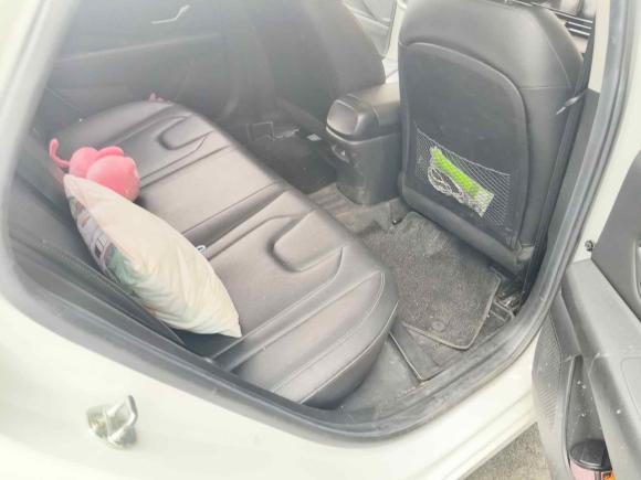 [深圳·苏E] 二手现代伊兰特2021款 1.5L CVT LUX尊贵版