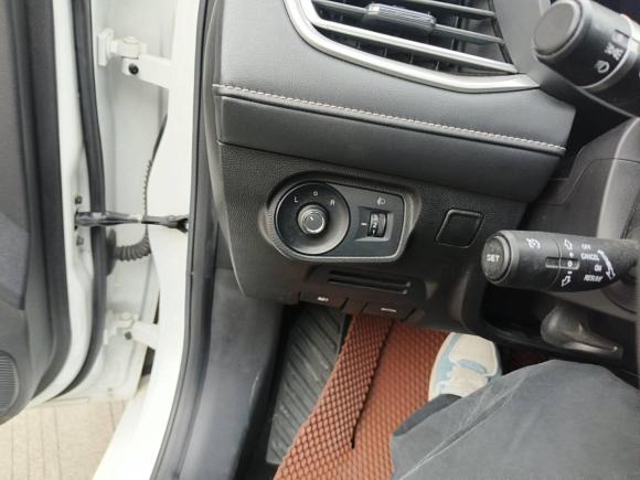 [上海·苏F] 二手荣威荣威i52020款 1.5L 自动4G互联领豪旗舰版