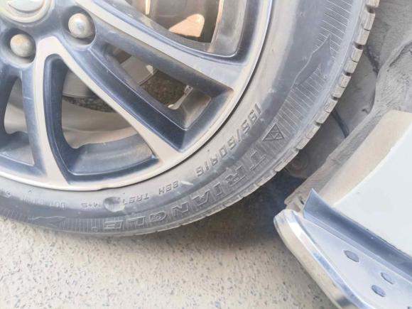 [西安·陕D] 二手东风风行风行S5002016款 1.5L 手动尊享型