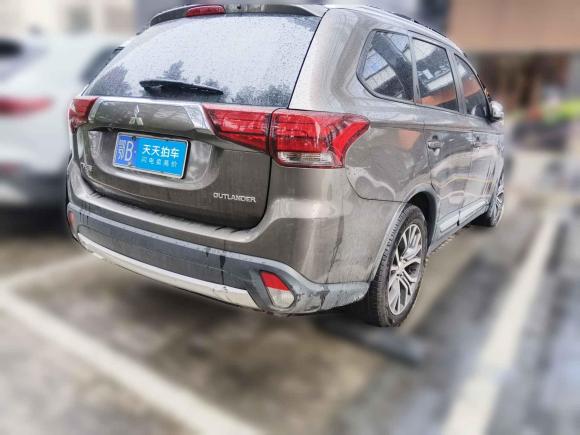 [深圳·鄂B] 二手三菱欧蓝德2018款 2.0L 两驱荣耀版 5座