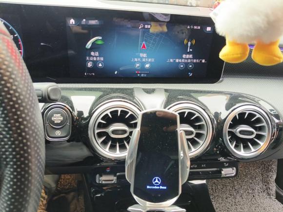 [上海·沪D] 二手奔驰奔驰A级2020款 A 200 L 运动轿车
