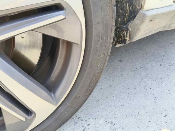 [上海·沪A] 二手北京汽车北京EU52018款 R500 智风版