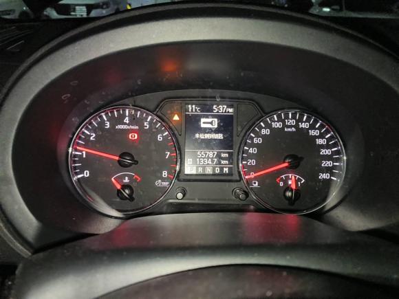 [济南·鲁A] 二手东风风度东风风度MX62015款 2.0L CVT两驱卓越版